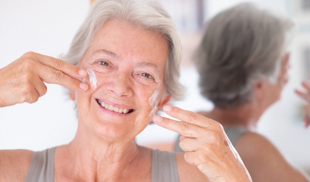 Naturalny krem przeciwzmarszczkowy, czyli idealny prezent na dzień Babci