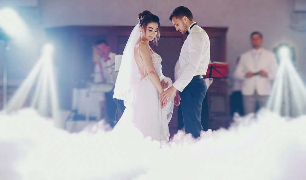 Dym na pierwszy taniec - jak zrobić wrażenie i uczynić wesele niezapomnianym