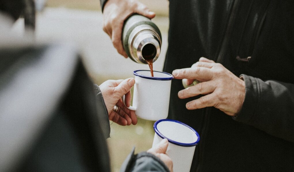 Kubek termiczny - dlaczego warto mieć taki gadżet w swojej firmie?